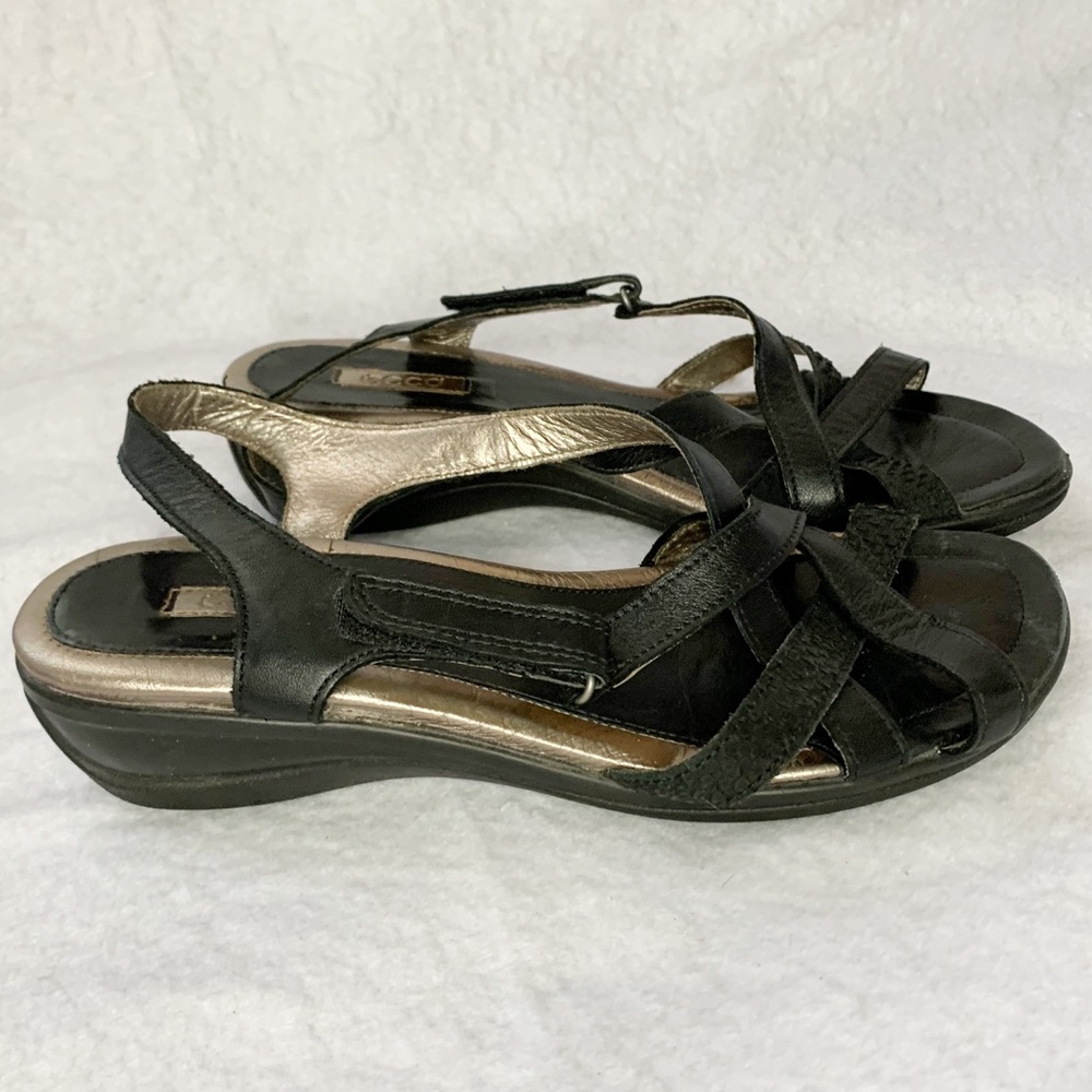 ECCO Black strappy flat sandals Velcro closure 38